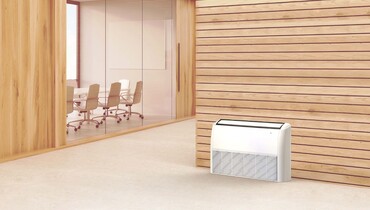 напольно-потолочный кондиционер размещён на полу